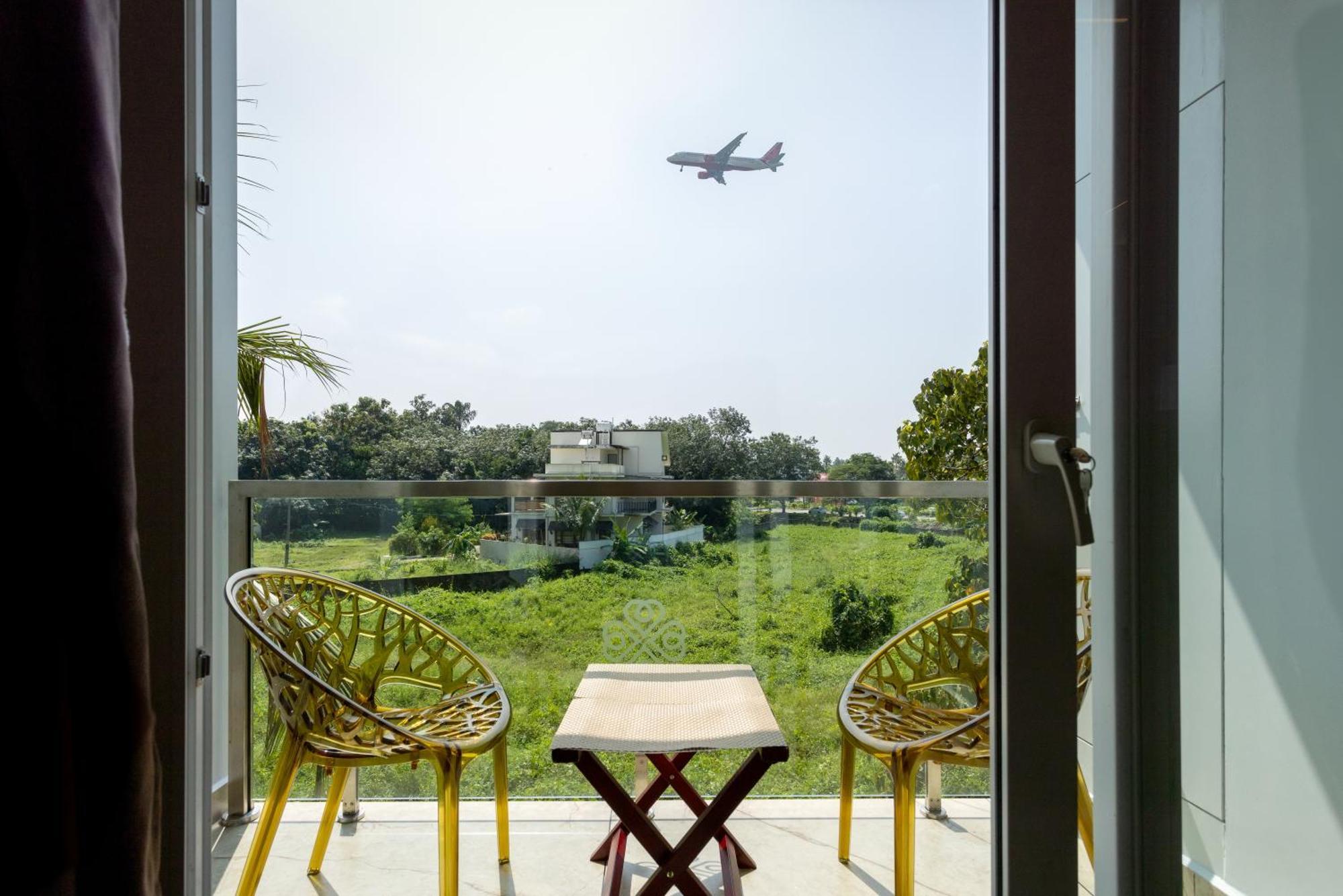 Esaa Airport Hotel Kochi Eksteriør bilde