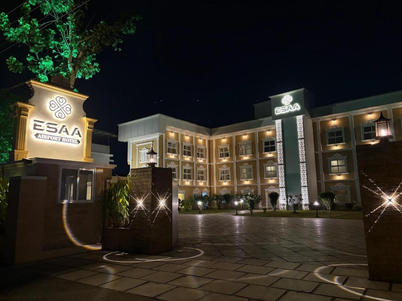 Esaa Airport Hotel Kochi Eksteriør bilde